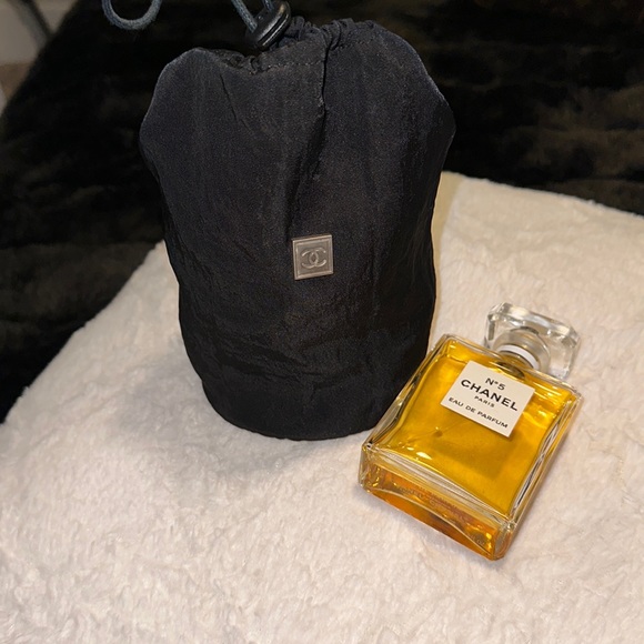 Chanel - Picture 2 of 11